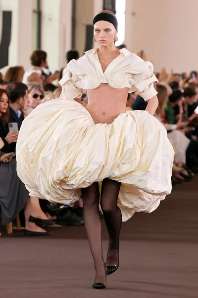 Look 12